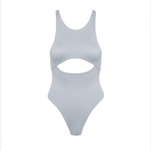 Nwt For love & lemons grey bodysuit M Shirt Top - Picture 2 of 3